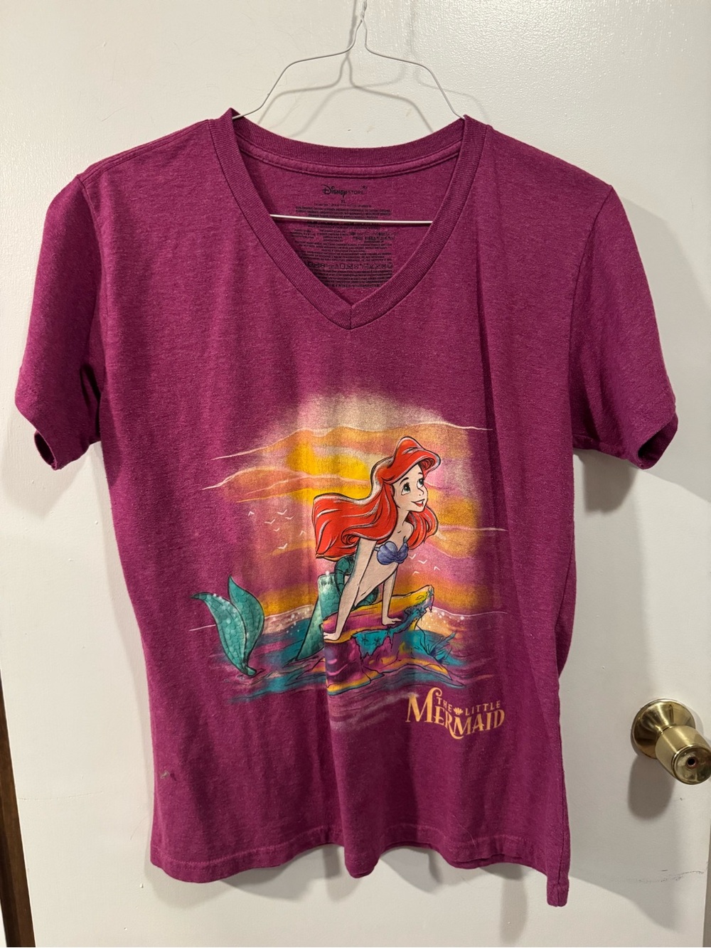 Disney My Little Mermaid Women’s V-Neck Short Sleeve Shirt Size XL